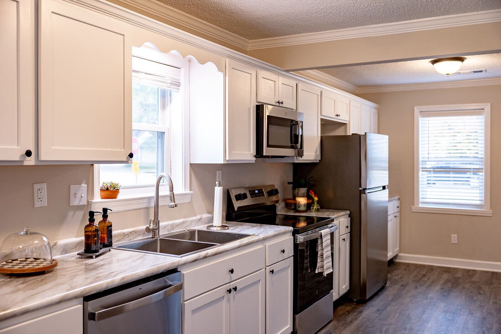 微波炉、烤箱、炉灶、洗碗机