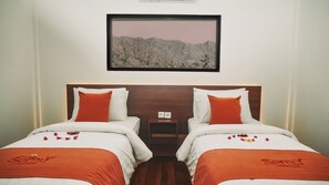 Deluxe Villa, 2 Bedrooms, Mountain View | Premium bedding, memory foam beds, iron/ironing board, cribs/infant beds - Semu Villa (Pemenang)