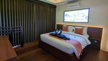 Vila luxo, 2 quartos, vista para a montanha | Ferros/tábuas de passar roupa, Wi-Fi de cortesia