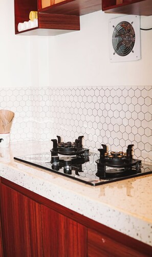 Deluxe villa, 2 slaapkamers, uitzicht op bergen | Privékeuken | Een koffiezetapparaat/waterkoker, een waterkoker