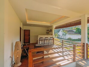 Deluxe villa, 2 slaapkamers, uitzicht op bergen | Woonruimte