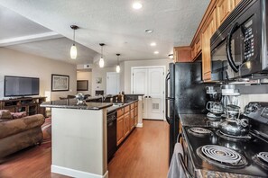 Condo luxo, 3 quartos, aceita animais de estimação | Cozinha privada