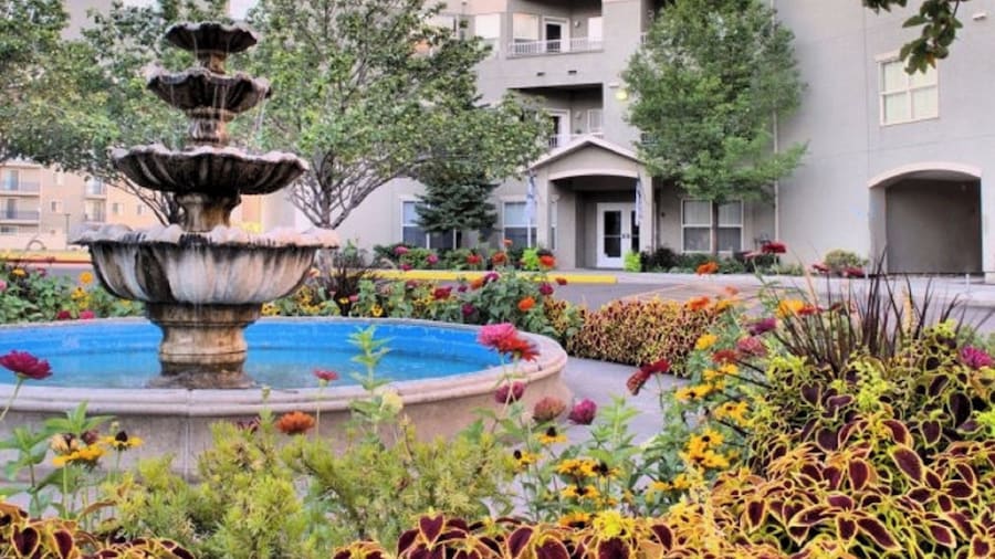 Condo Near Convention Center Sleeps 9