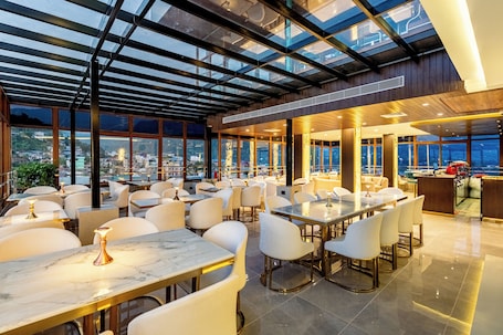 Restaurant. Hotel Meriken