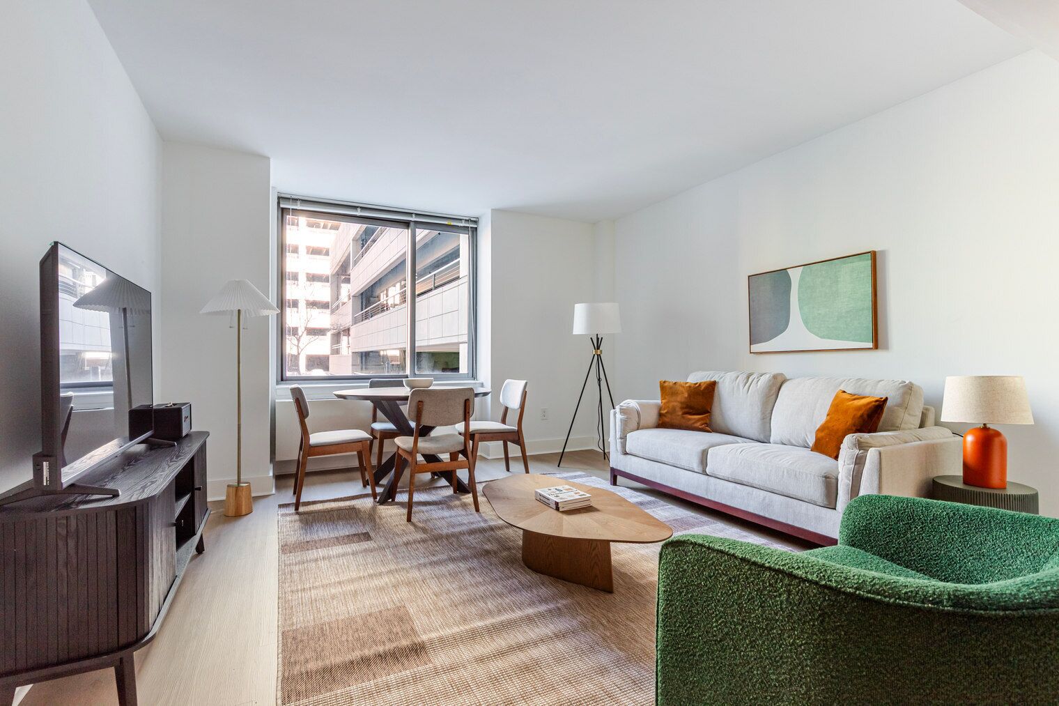 Télévision, chaîne hi-fi