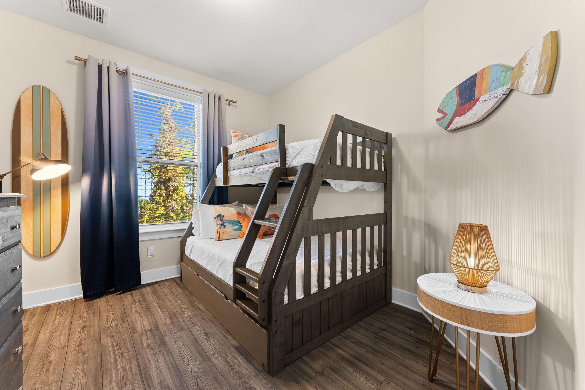 5 habitaciones, cuna de viaje, wifi gratis y ropa de cama 