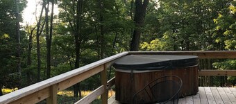 Lost River Tiny House, dog-friendly + hot tub