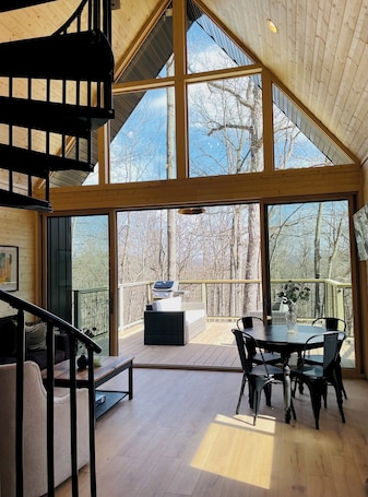 Interior. Lost River Nordic House, dog friendly + hot tub