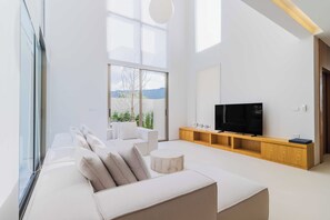 Villa, bassengutsikt | Oppholdsområde