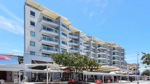 Beach & Breeze Breakaway at Oaks Waterfront