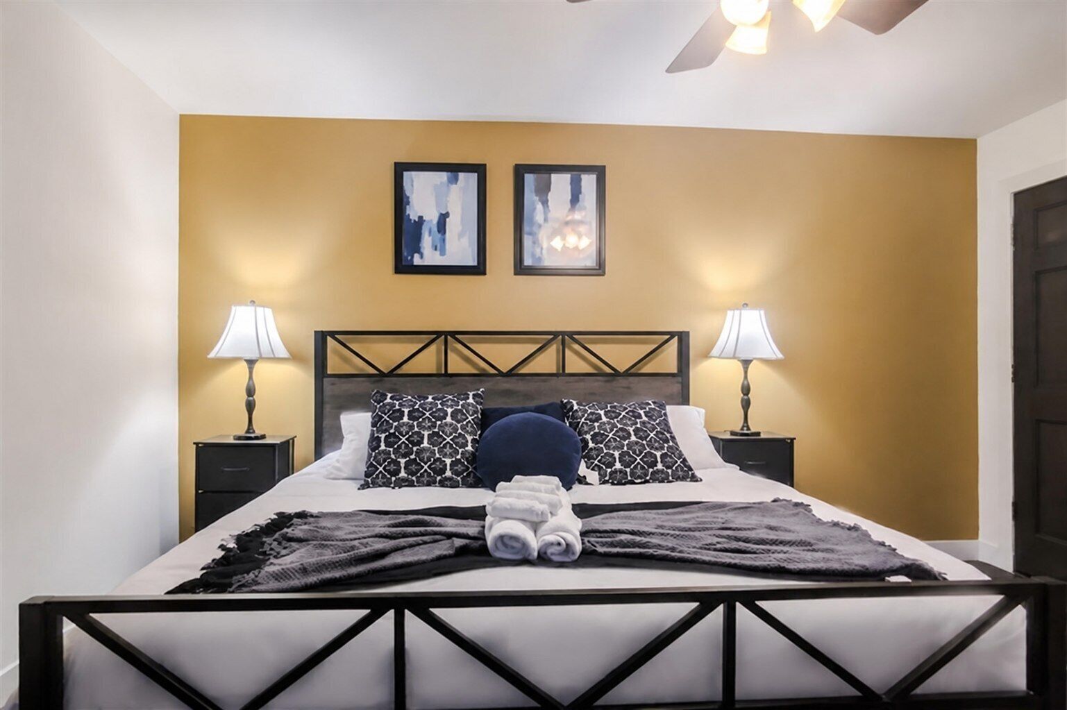 2 bedrooms, iron/ironing board, WiFi, bed sheets