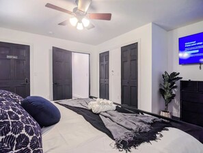 2 bedrooms, iron/ironing board, WiFi, bed sheets