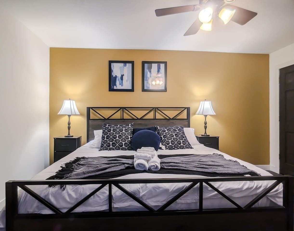 Iron/ironing board, WiFi, bed sheets