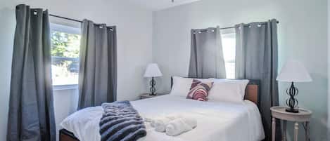 2 bedrooms, iron/ironing board, WiFi, bed sheets