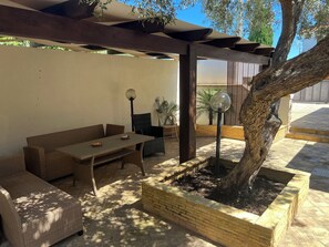 Outdoor dining - Cozy vacation home in the Saline Nature Park in Marsala (Marsala)