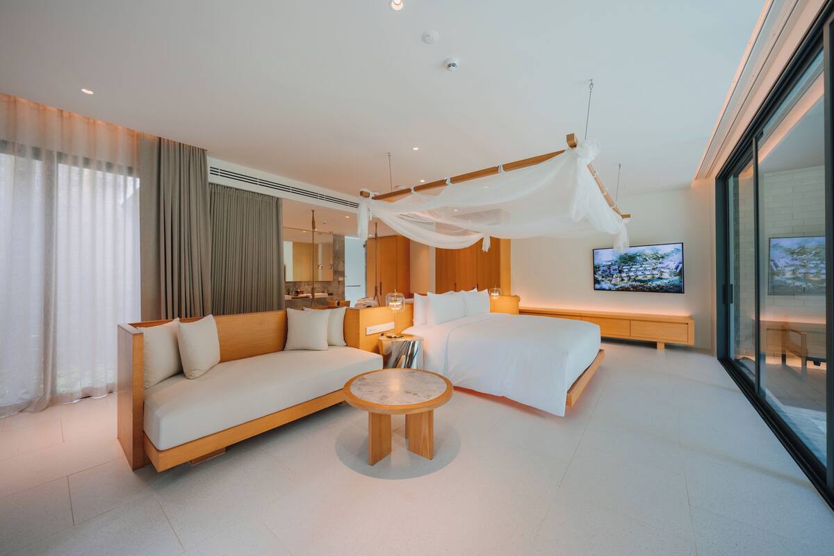 Individually decorated, individually furnished, free WiFi, bed sheets