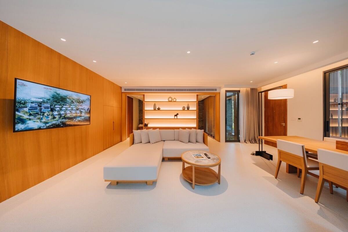Duplex Pool Villa, Mountain View | 거실 공간 | 디지털 채널 시청이 가능한 40인치 스마트 TV, 넷플릭스, 스트리밍 서비스
