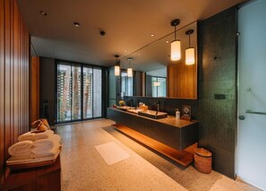 Villa | Bathroom