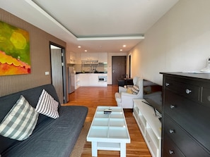 Appartement Supérieur, vue piscine | Fer et planche à repasser, Wi-Fi gratuit