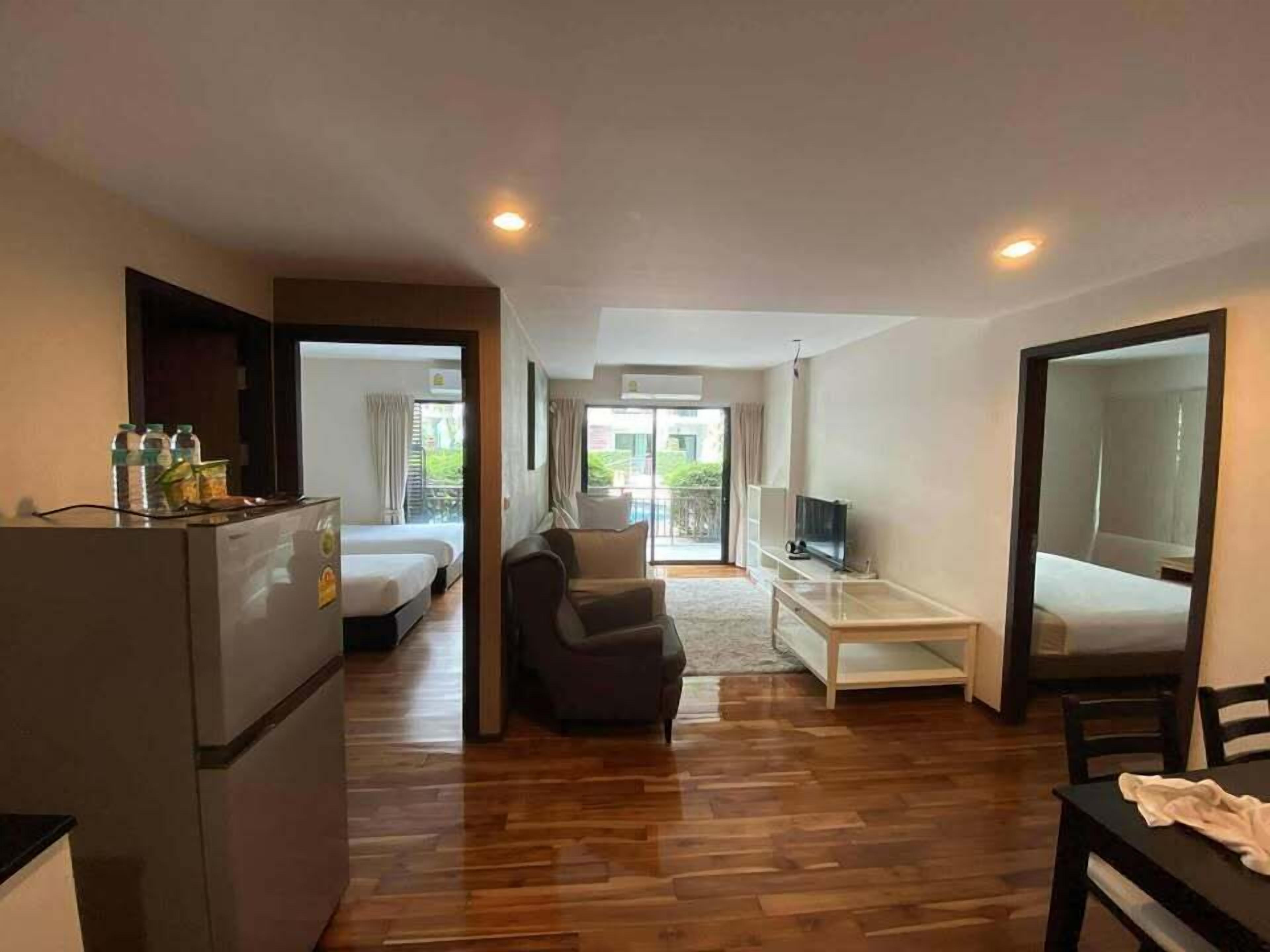 Căn hộ Superior, sân hiên, quang cảnh hồ bơi | Bàn ủi/dụng cụ ủi quần áo, truy cập Internet không dây miễn phí 