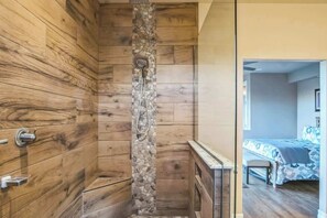 Shower, hair dryer, towels - Panoramic Sedona Mesa Views! Firepit & Outdoor Fun (Sedona)