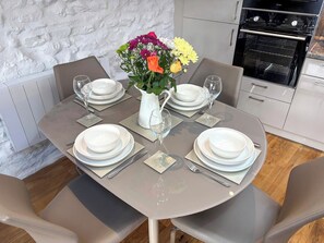 Dining - 2 bedroom accommodation in Buckden, near Skipton (Buckden, near Skipton)
