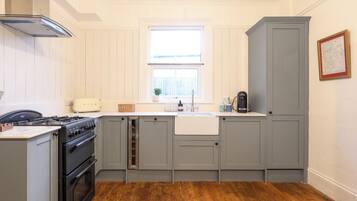 Dishwasher, high chair