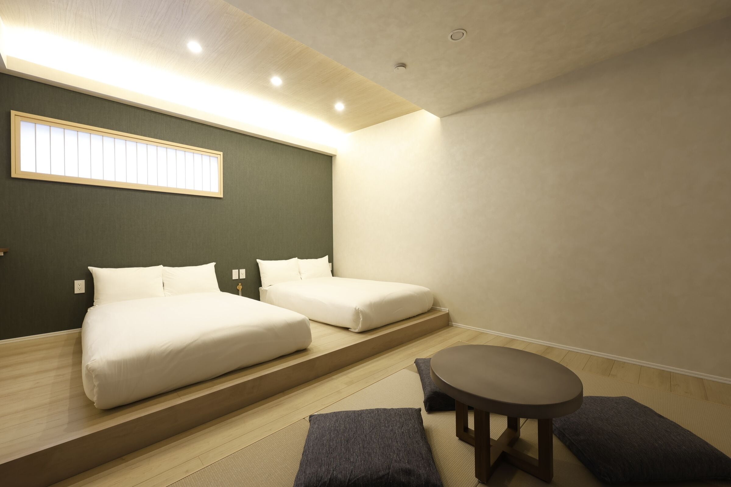 Chambre avec lits jumeaux | Coffres-forts dans les chambres, Wi-Fi gratuit