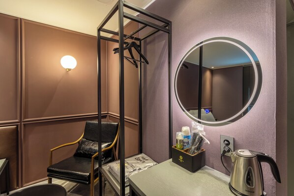 Deluxe Double Room, City View | Desk, laptop workspace, free WiFi