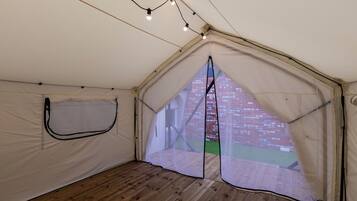 Deluxe-Doppelzimmer, Stadtblick | Terrasse/Patio