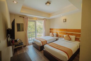 Habitación Deluxe con 2 camas individuales, vista al resort | Escritorio y wifi gratis