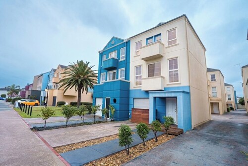 Waterfront 3BR on the Canal | Patterson Lakes