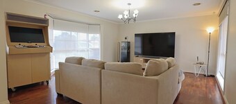 Relaxing Family Getaway 3BR House with Garden