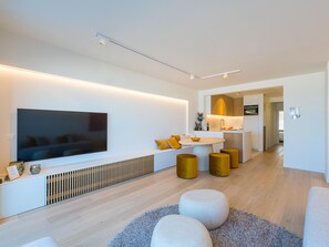 TV - Beautiful apartment with direct sea view (Middelkerke)