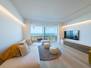 TV - Beautiful apartment with direct sea view (Middelkerke)