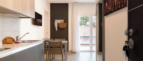 Microwave, dishwasher