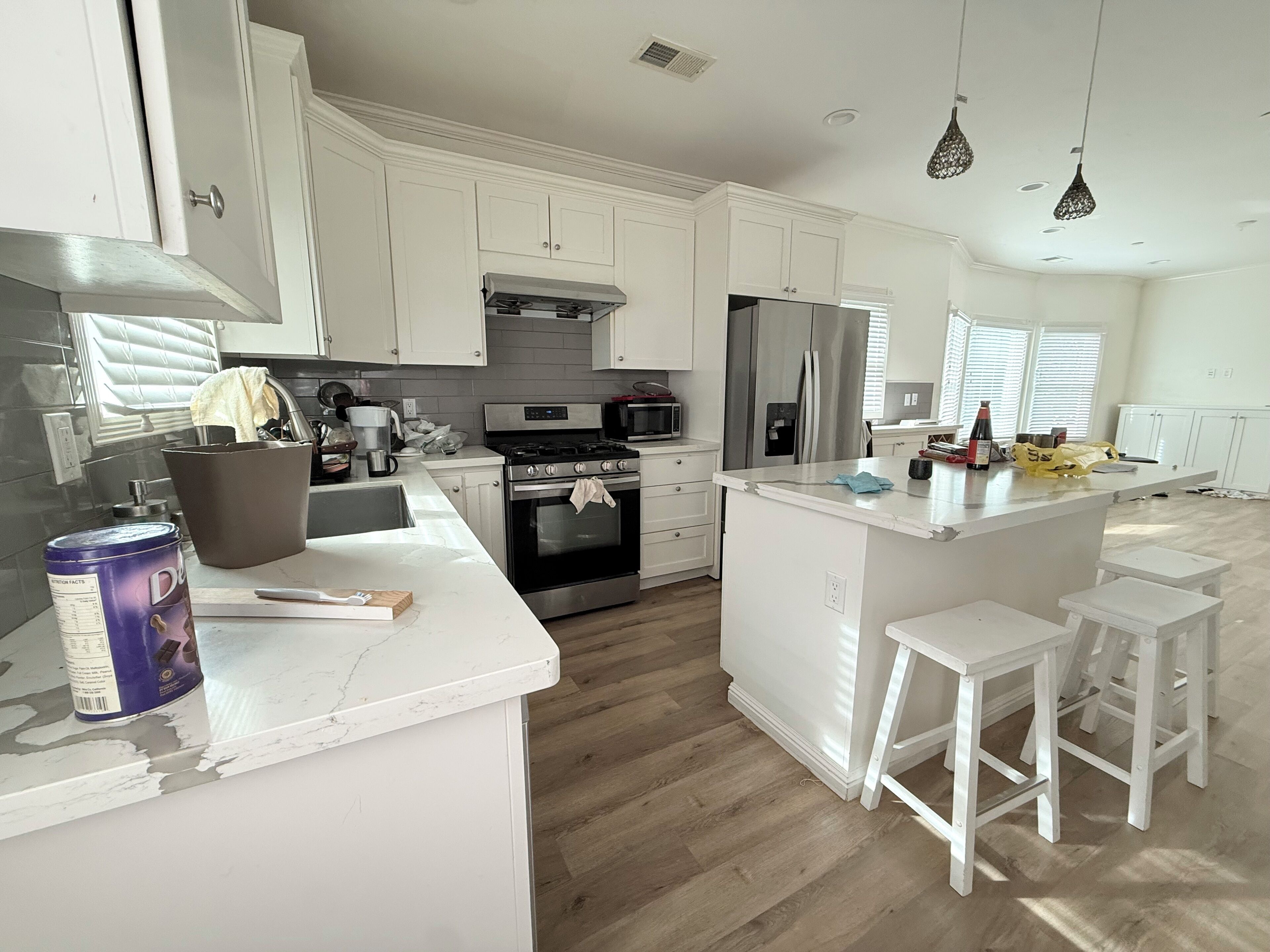 Mikroaaltouuni, uuni, liesi, astianpesukone