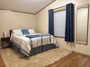 Iron/ironing board, WiFi, bed sheets - Hay Rake Country Acres-Peaceful Getaway - 4BR, 2BA - Sleeps 8 (Pleasant Plains)