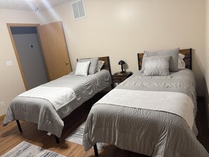 4 dormitorios, tabla de planchar con plancha, wifi y ropa de cama