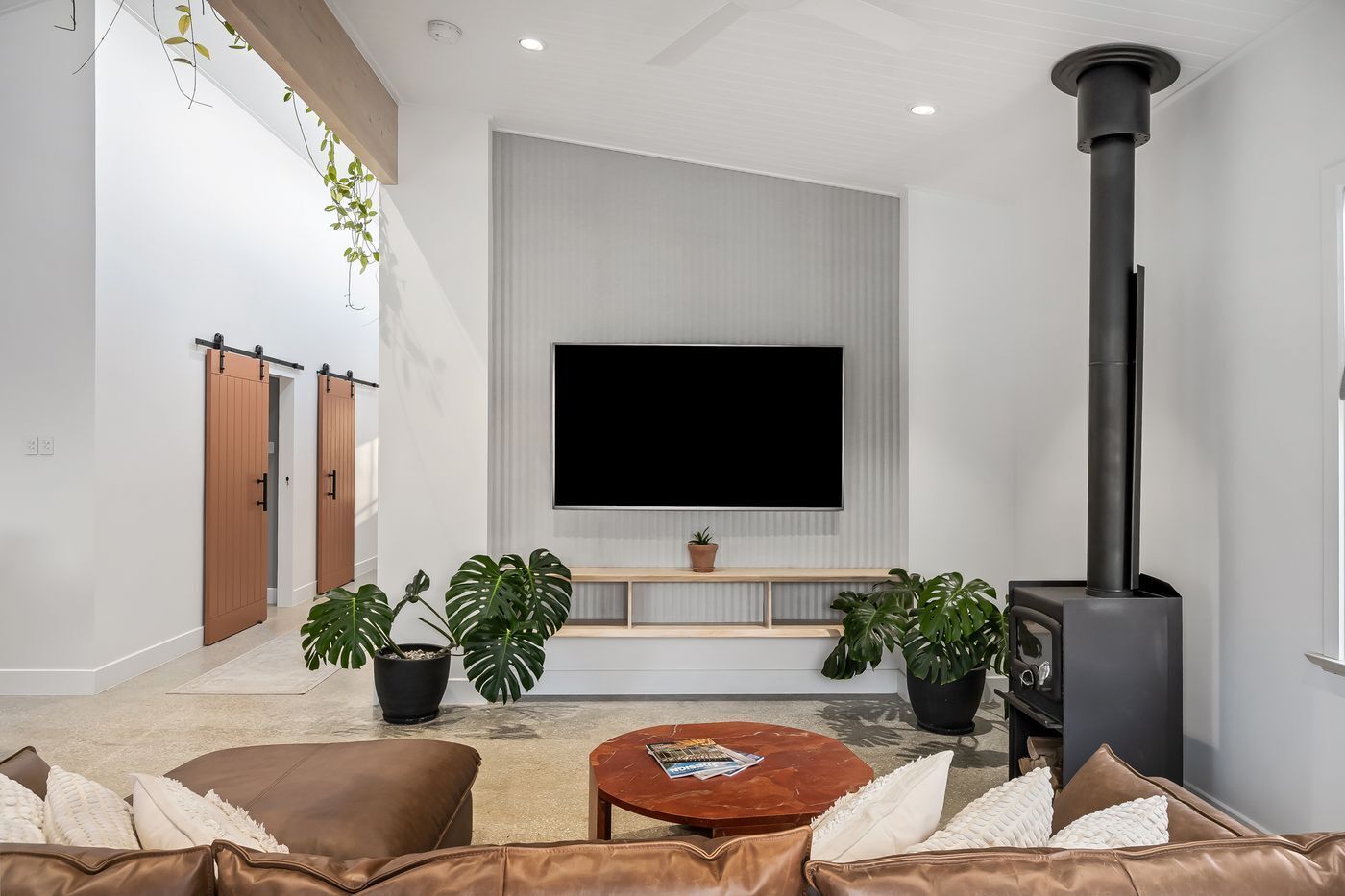Designer Coastal Home With Magnesium Pool. Walk To Cafes, Beach, Pet Friendly. - Adelaide