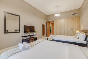 2 bedrooms, in-room safe, iron/ironing board, free WiFi