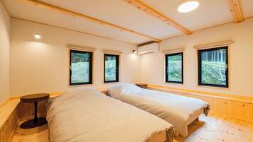 Desk, free WiFi, bed sheets