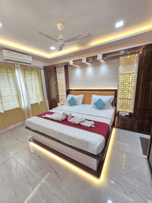 غرفة ديلوكس مزدوجة - بمنظر للبحر | مكتب ومساحة عمل للكمبيوتر المحمول وواي فاي مجانًا