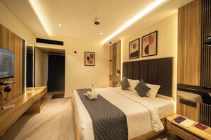 Classic Room | Free WiFi, bed sheets - Sivashree Residency (Tiruvannamalai)