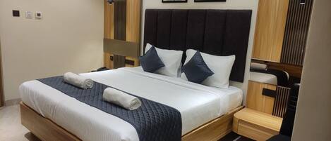 Free WiFi, bed sheets