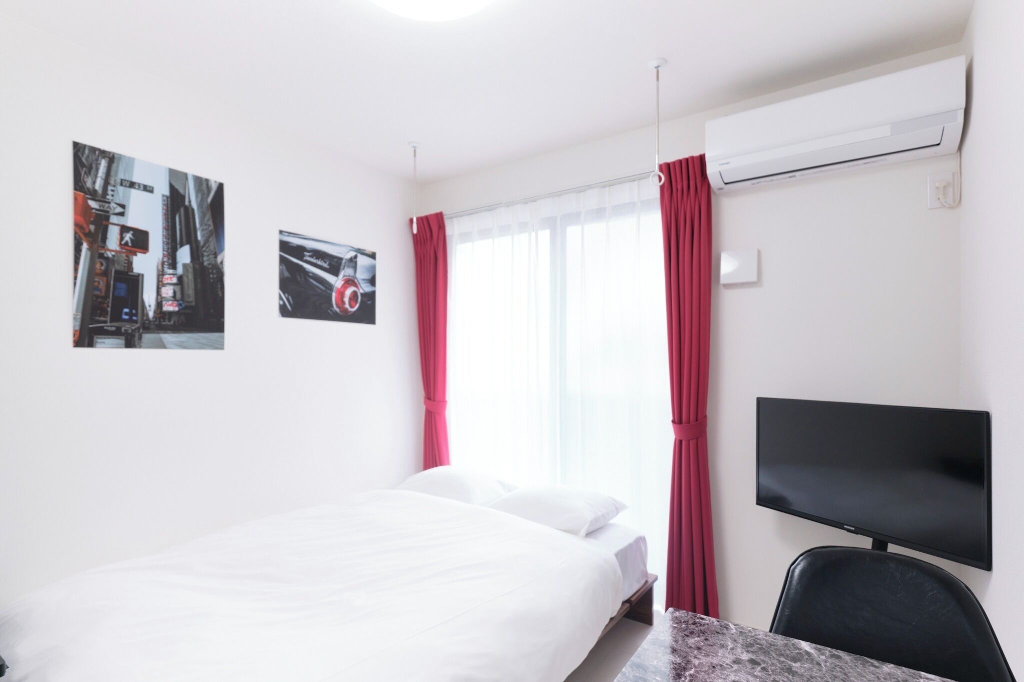 Wifi gratis y ropa de cama