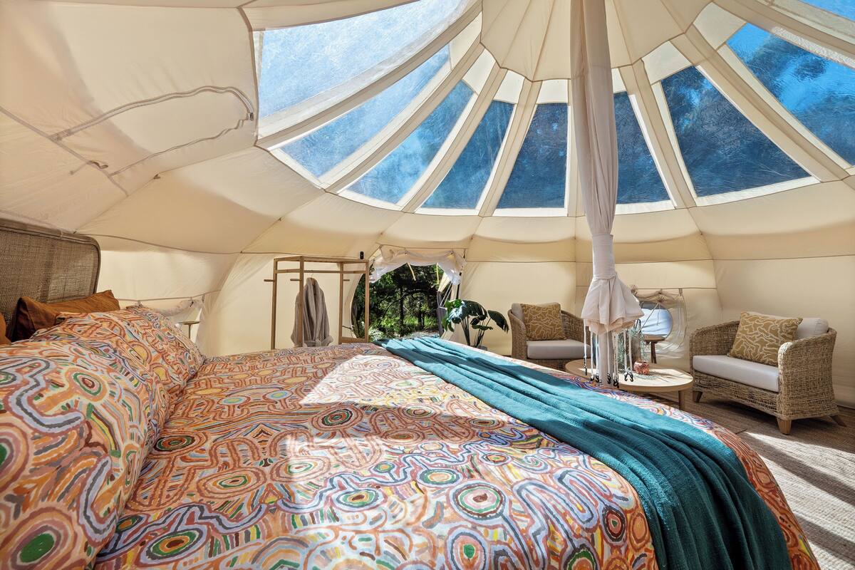 Luxury Tent | Individually decorated, individually furnished, bed sheets