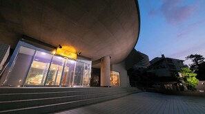 المنشأة من الخارج