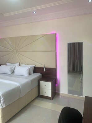 Deluxe Suite, City View | Free WiFi - City Residence Lagos (Lagos)