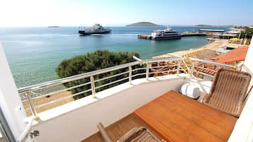 Deluxe Room | Balcony